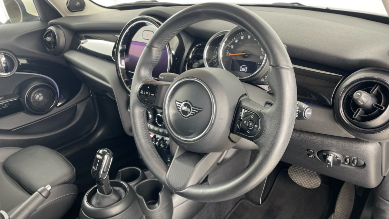 MINI Hatchback 1.5 Cooper Classic 5dr Auto Petrol Hatchback